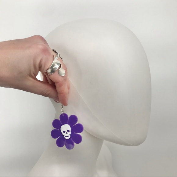 🌼5 for $25 Halloween Acrylic Skull Flower Earrings - Picture 3 of 3
